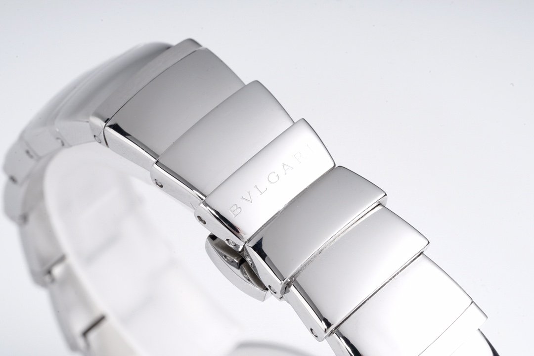 Lvcea Black Dial in Steel with D1am0nd Bezel