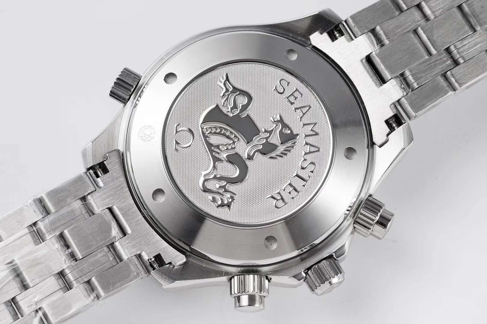 Seamaster Diver 300m Chronograph Blue Dial on Bracelet