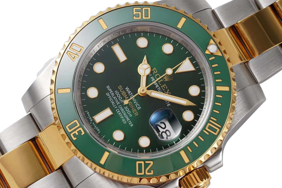 Submariner 116613LV ‘Watchvice Edition’ Hulk in Yellow Gold and Steel