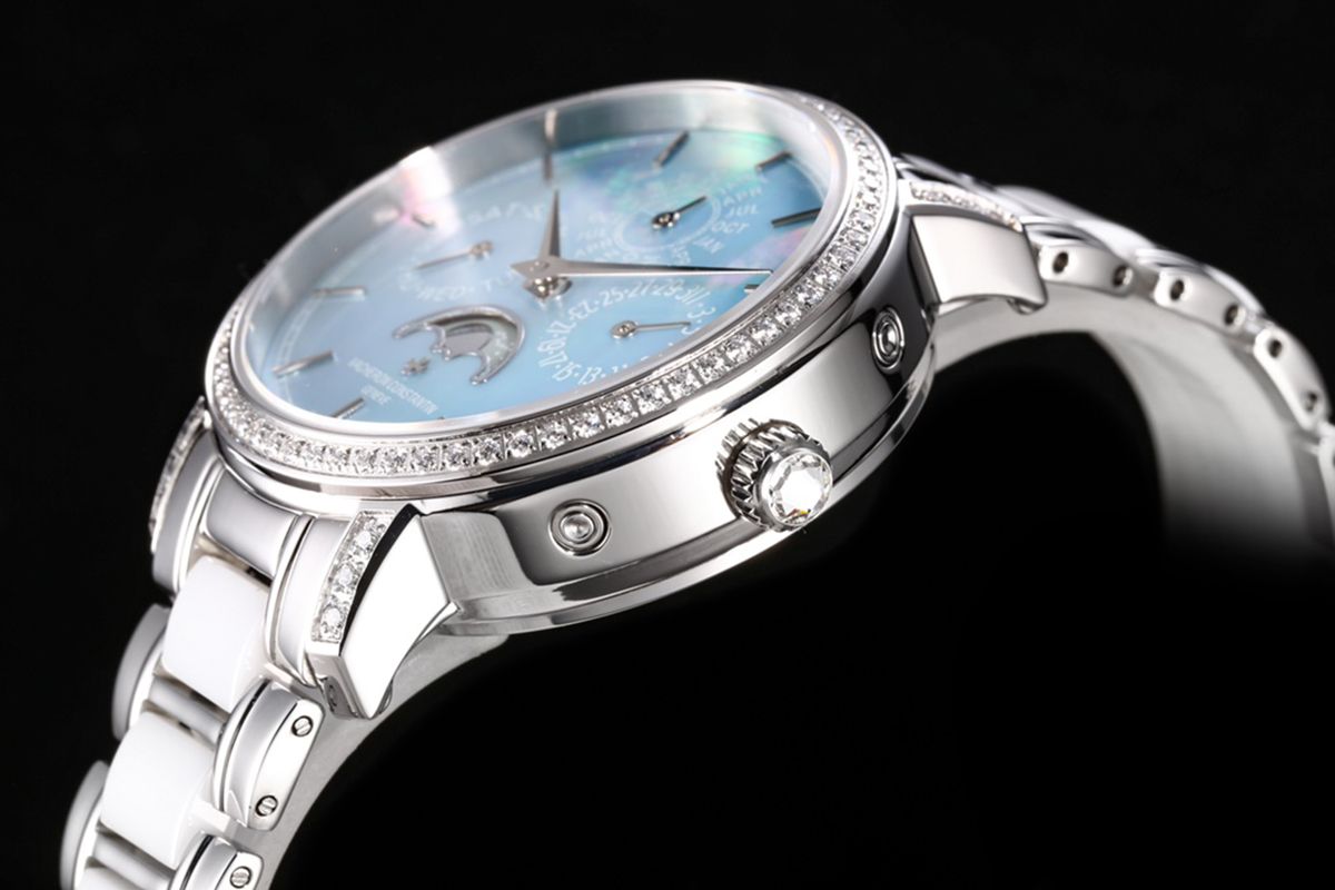 Traditionelle Perpetual Calendar Ultra-Thin 4305T/000G-B948 Blue Dial in White Gold on Bracelet