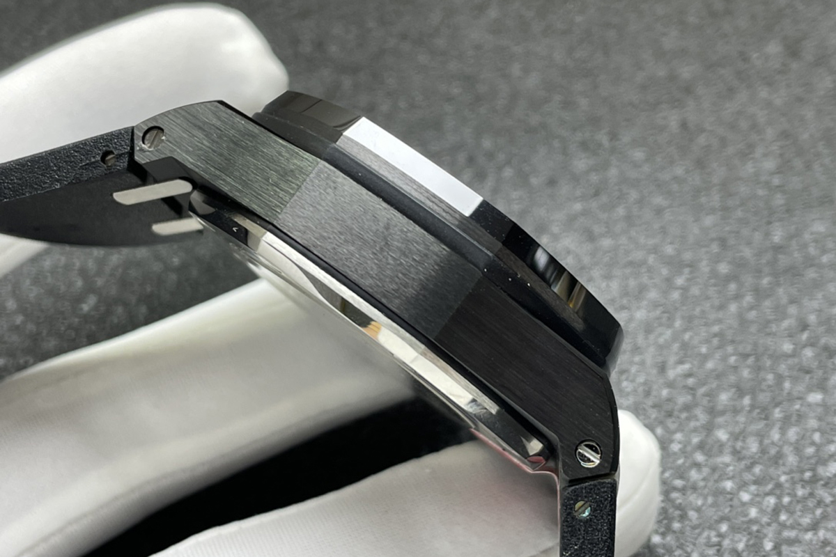 Royal Oak Offshore Novelty 43mm Grey Dial Ref. 26405CG